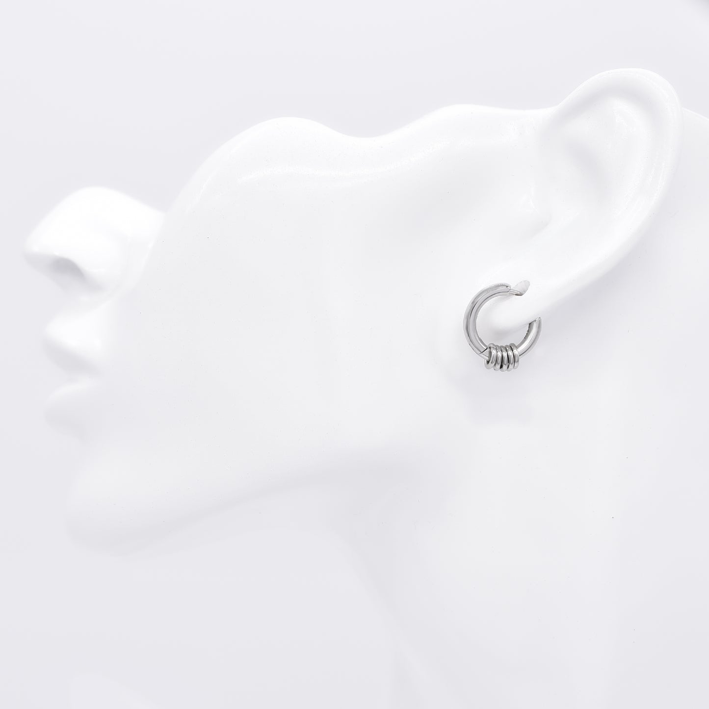 Truelements メンズフープピアス 装着イメージ 5連リング付き シンプルスタイル サージカルステンレス 316L