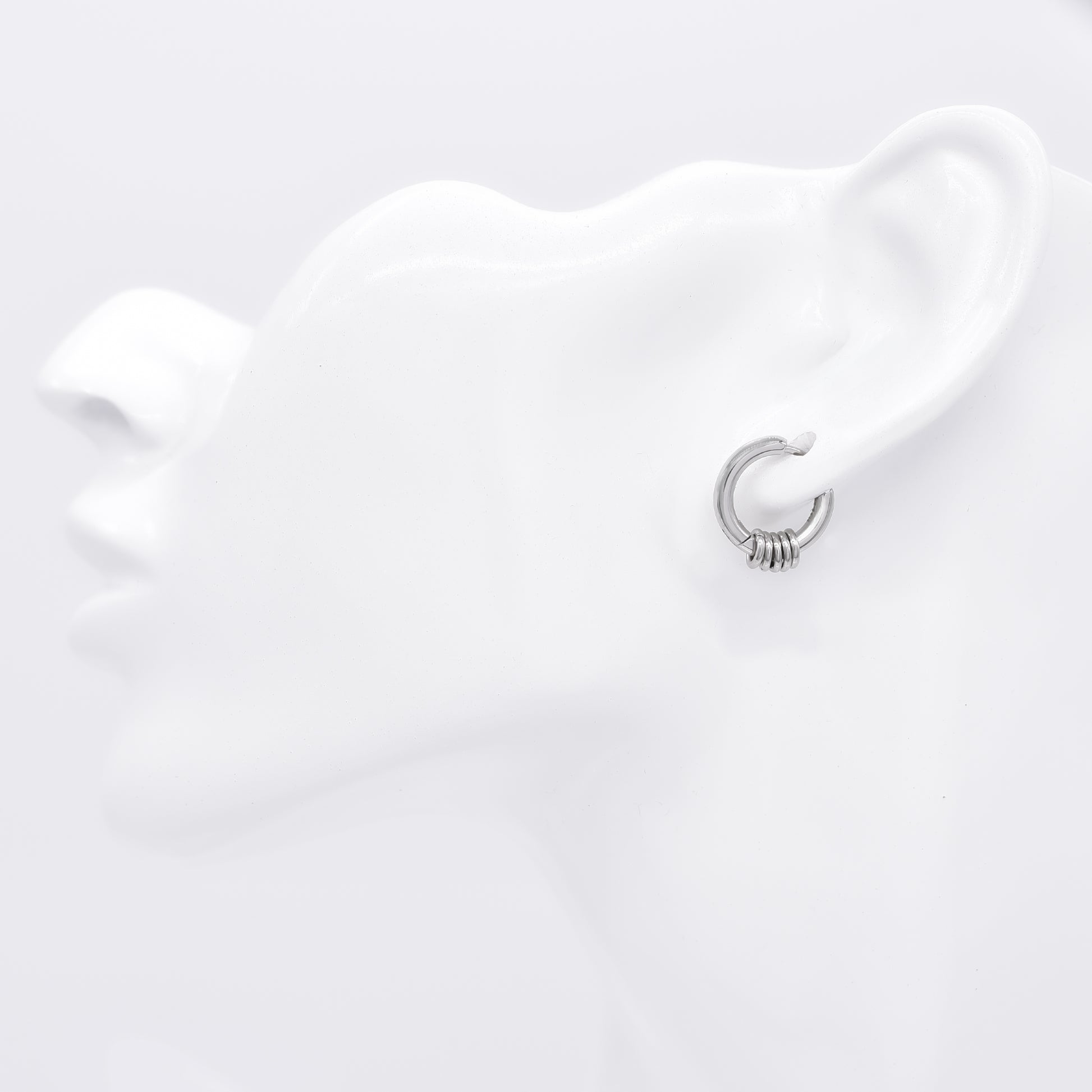 Truelements メンズフープピアス 装着イメージ 5連リング付き シンプルスタイル サージカルステンレス 316L