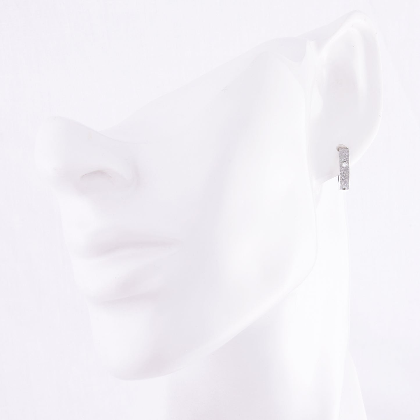 Truelements メンズ レディース リングピアス サージカルステンレス 金属アレルギー対応 316L フープピアス ジルコニア 片耳用 シルバー 装着例