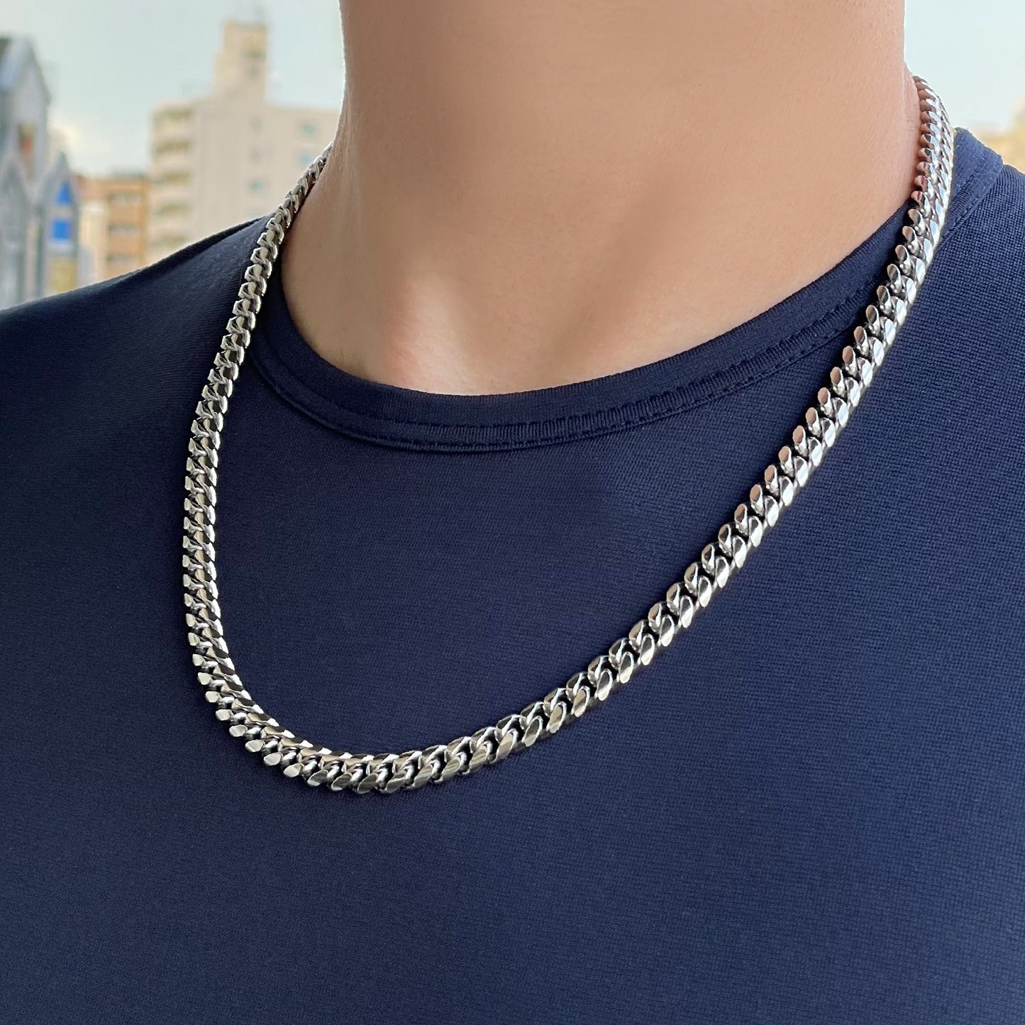 ネックレス メンズ 幅8mm シルバー マイアミ キューバン ヒップホップ ラッパー シンプル 4面カット ステンレス 喜平 60cm チェーン アレルギー対応、メンズフィッティングイメージ