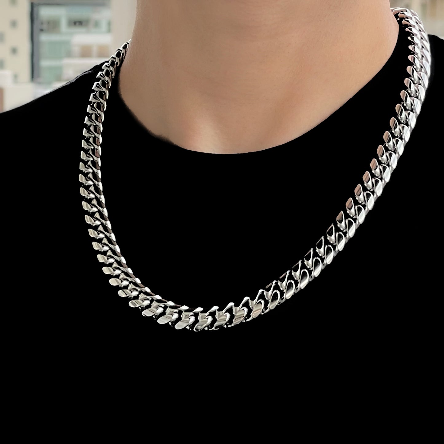 ネックレス メンズ 幅10mm シルバー マイアミ キューバン ヒップホップ ラッパー シンプル 4面カット ステンレス 喜平 60cm チェーン アレルギー対応、メンズフィッティングイメージ