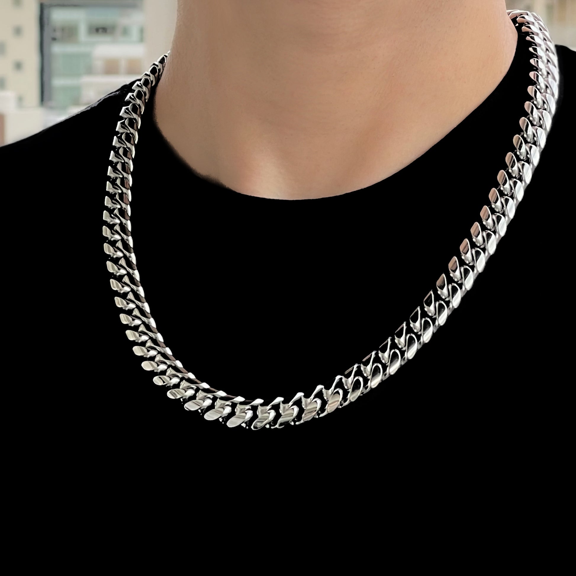 ネックレス メンズ 幅10mm シルバー マイアミ キューバン ヒップホップ ラッパー シンプル 4面カット ステンレス 喜平 60cm チェーン アレルギー対応、メンズフィッティングイメージ