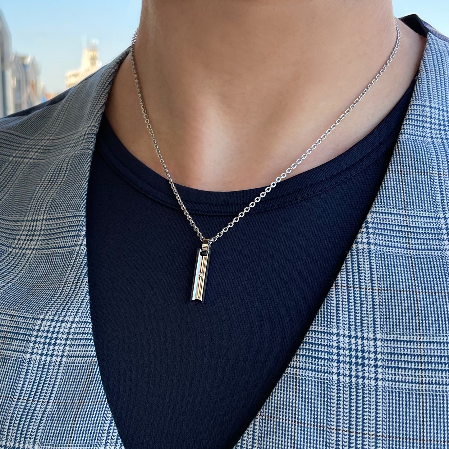 ネックレスメンズブラックサージカルステンレス棒金属 アレルギー 316lプレートペンダントトップスティックジルコニア、メンズフィッティングイメージ