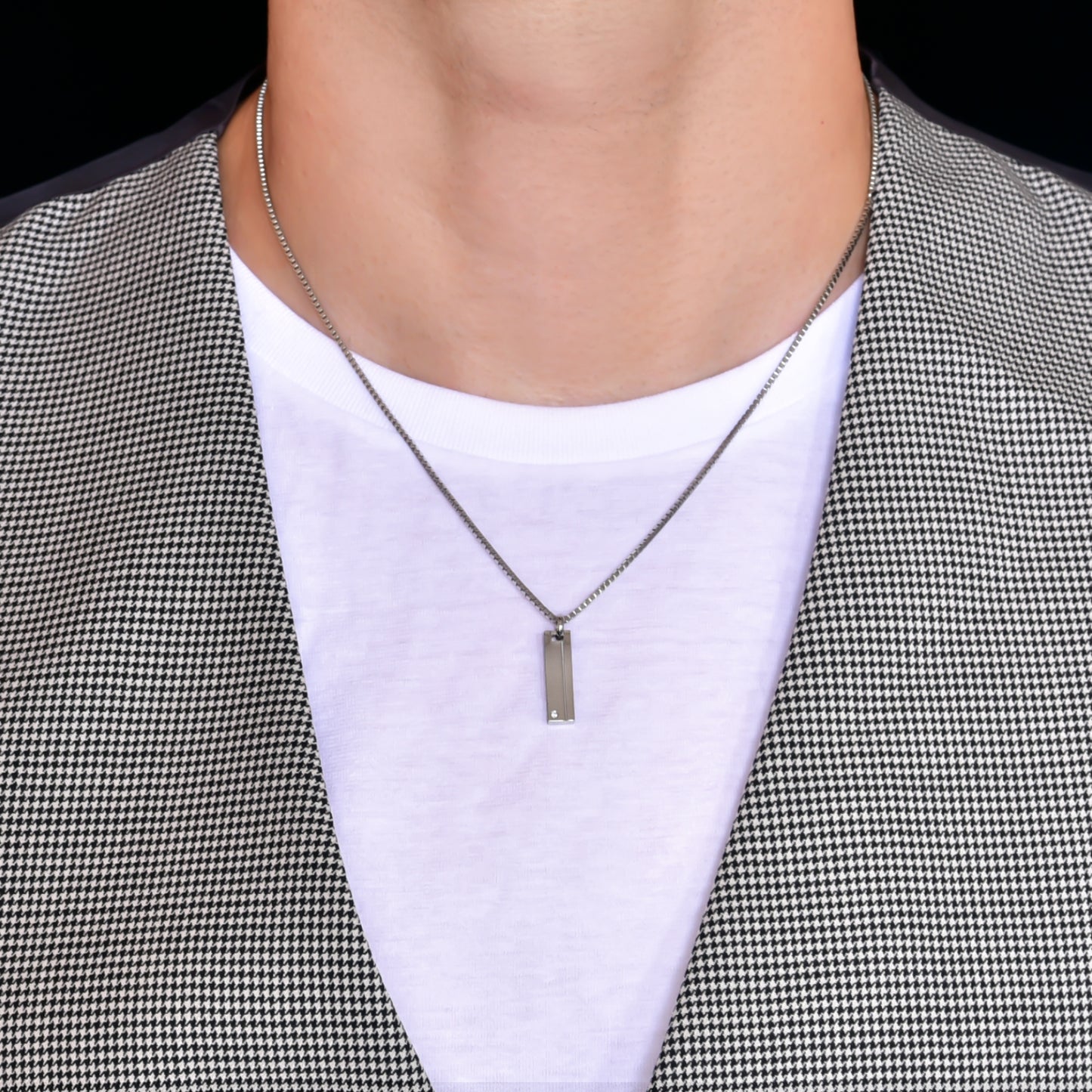 ペアネックレス サージカル ステンレス 金属 アレルギー 316l お揃い カップル ネックレス プレート ブルー ペンダントトップ ジルコニア、メンズフィッティングイメージ