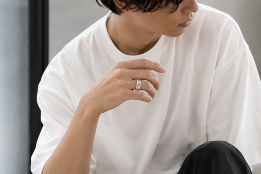 シルバー925 喜平チェーンリング メンズ 着用イメージ シンプル ユニセックス スタイル画像