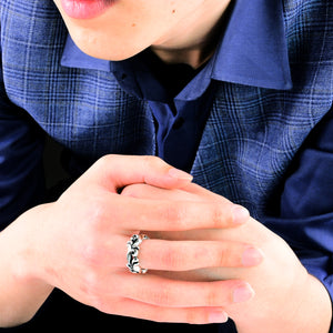 指輪 メンズ シルバー 925 唐草 リング 透かし彫り アラベスク、メンズフィッティングイメージ