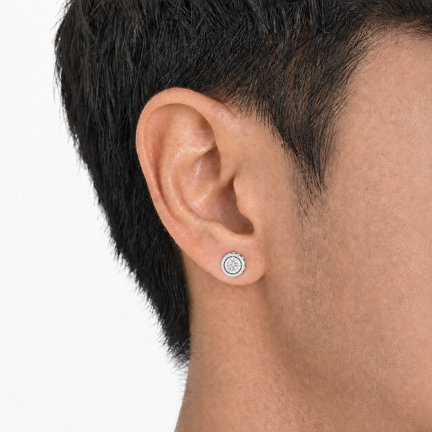 メンズ シルバー925 クリアジルコニア 6mm スタッドピアス 着用イメージ