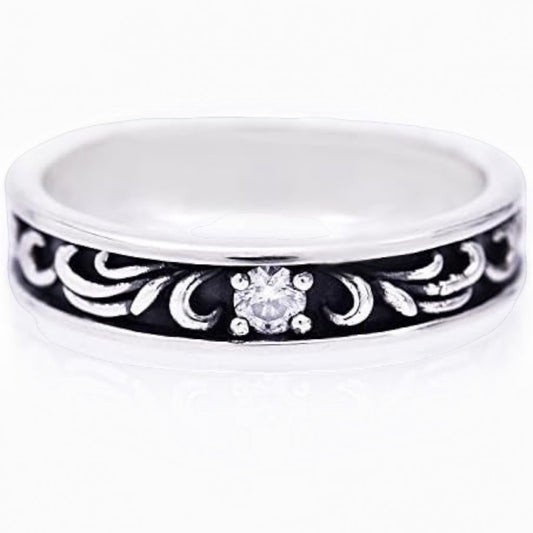 Truelements Jewelry men's sterling silver 925 ring featuring an intricate arabesque pattern and clear cubic zirconia