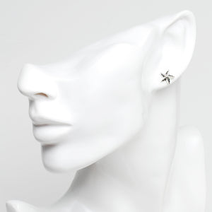 ピアス メンズ 星 スタッド シルバー 925 スター アクセサリー ジルコニア ブラック (黒) 片耳用、フィッティングイメージ