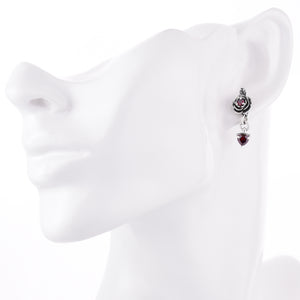 薔薇ピアススタッドシルバー 925ローズドロップハートジルコニア赤片耳用、フィッティングイメージ