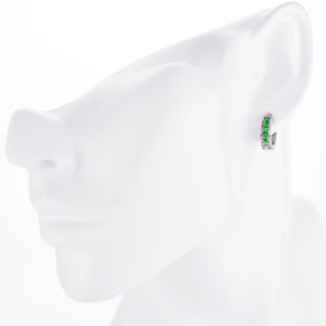 レディース シルバー ピアス サージカル ステンレス シンプル フープ グリーン (緑) ジルコニア 金属 アレルギー 316l リングピアス 両耳用、フィッティングイメージ